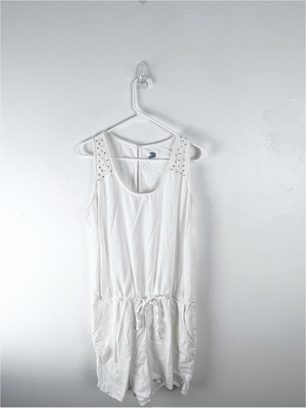 OLD NAVY White Linen Blend Sleeveless Beaded Tie Waist Pockets Romper Size XL